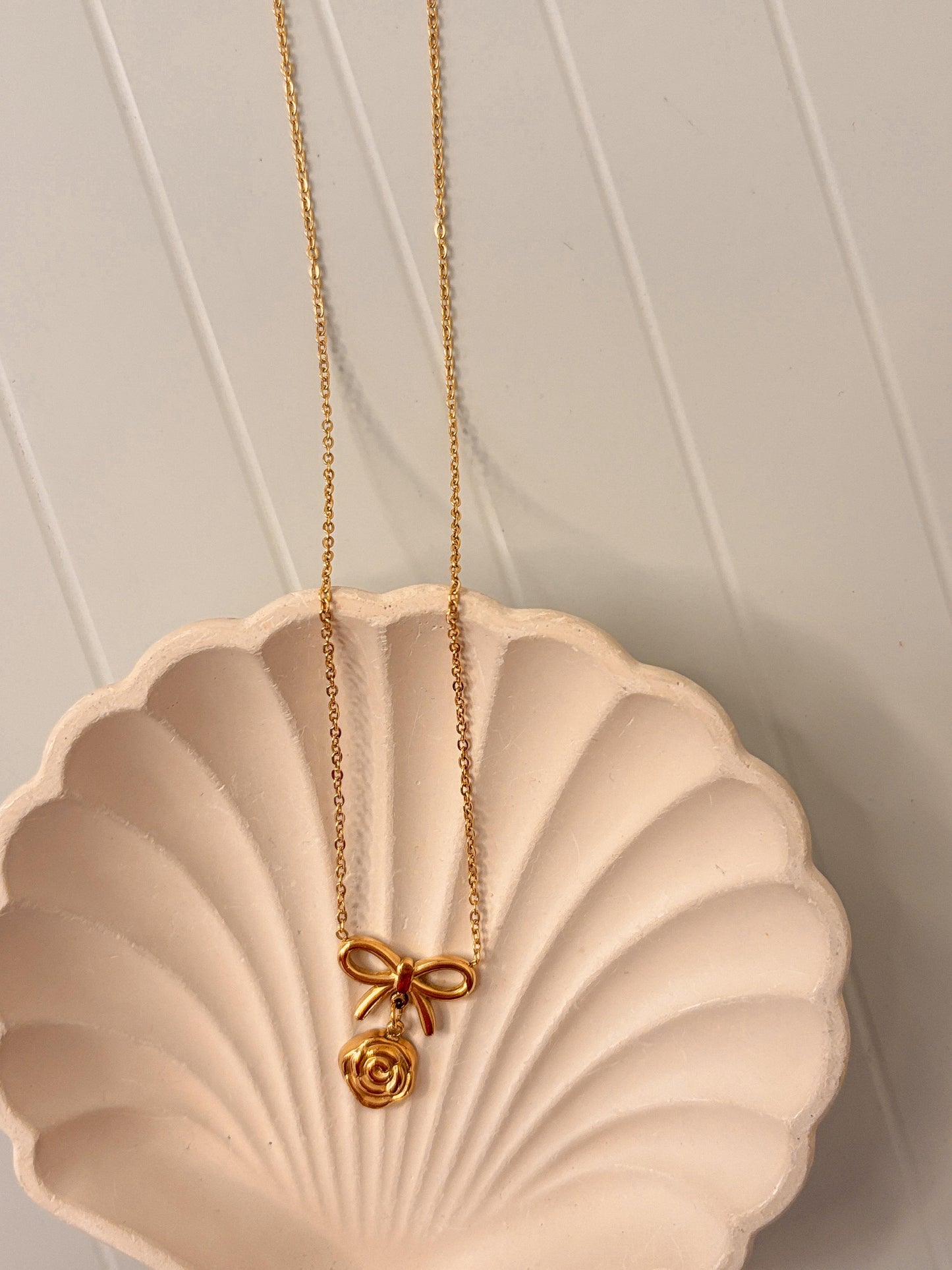 Bow Rosie Pendant Chain