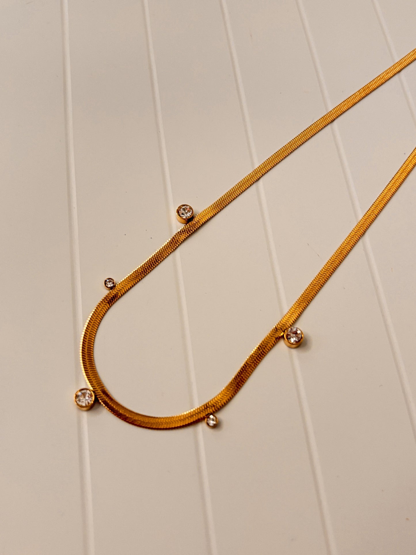 Snake Chain Chunky Stones Necklace