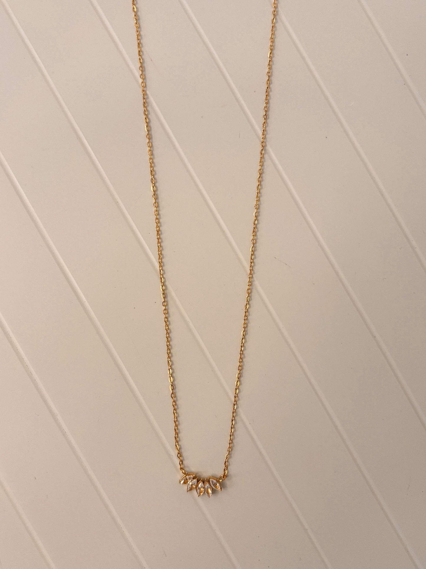 Leaf Rhinestones Pendant