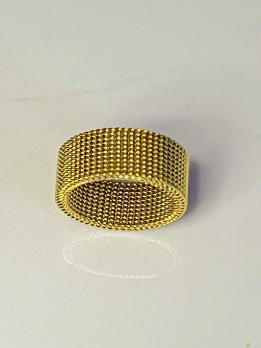 Mesh Band Unisex Ring – Sleek & Versatile
