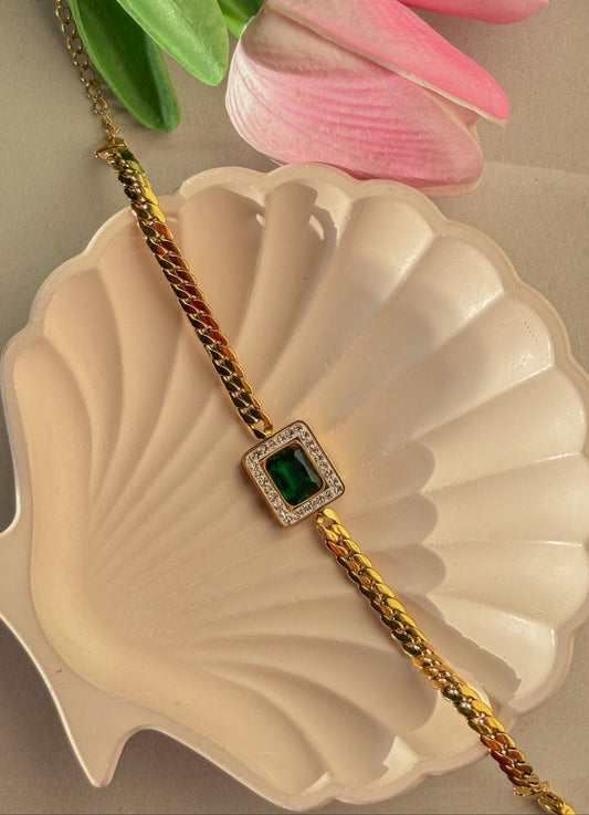 Embrel Curb Green Charm Bracelet