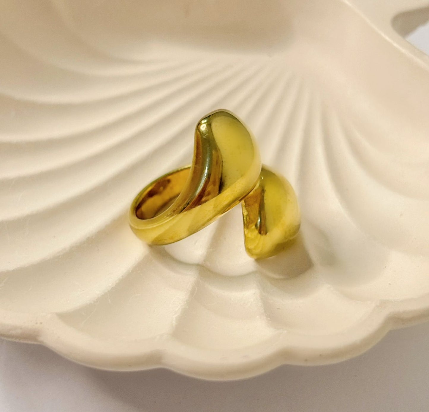 TwistBold Dome Ring