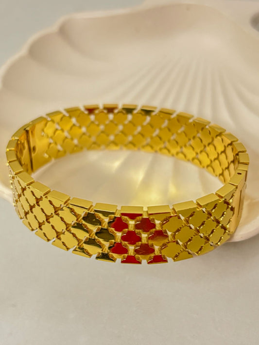 Luxe Clover 18k Gold Plated Handcuff