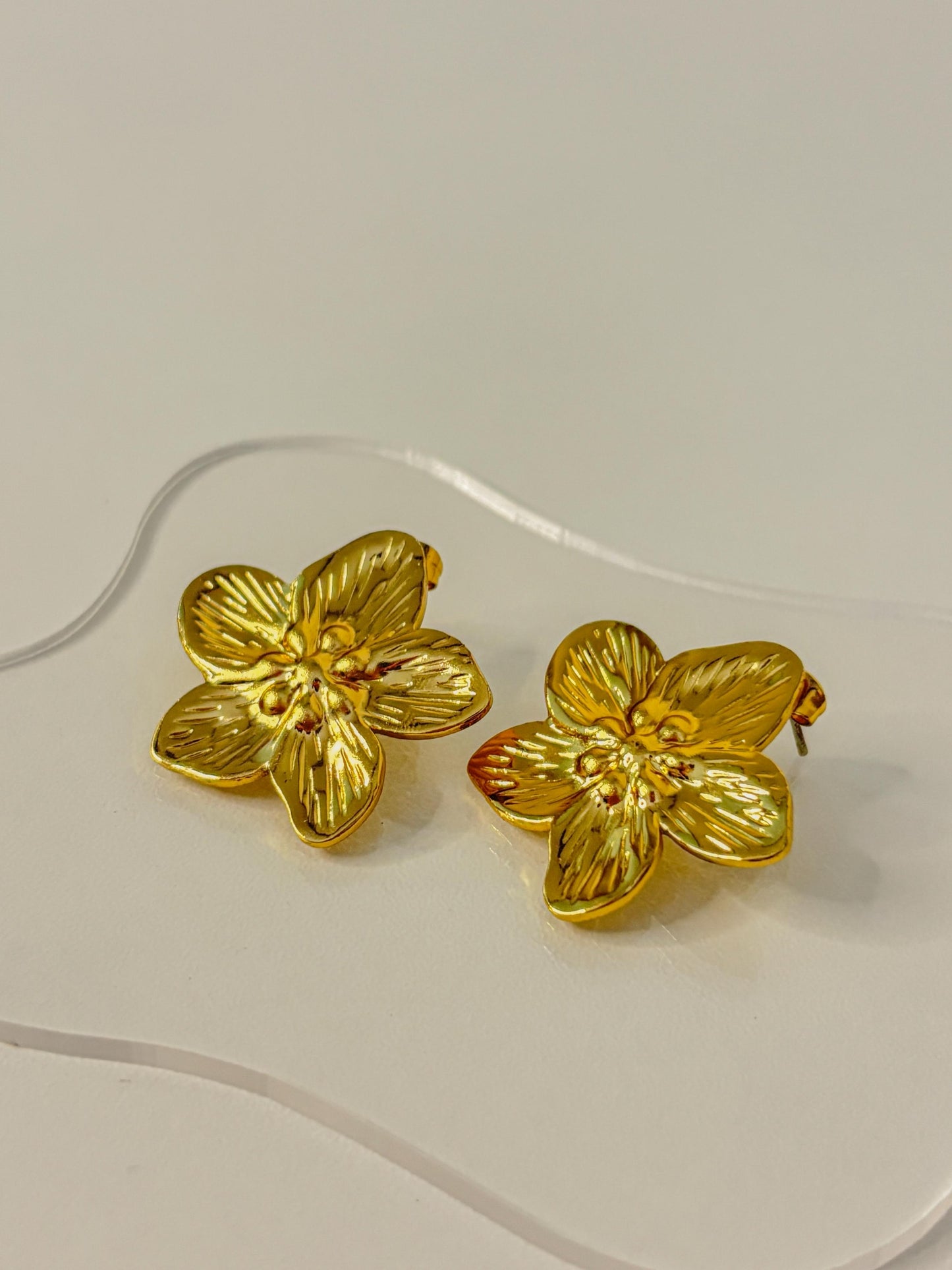 Golden Bloom Stud Earrings 🌸