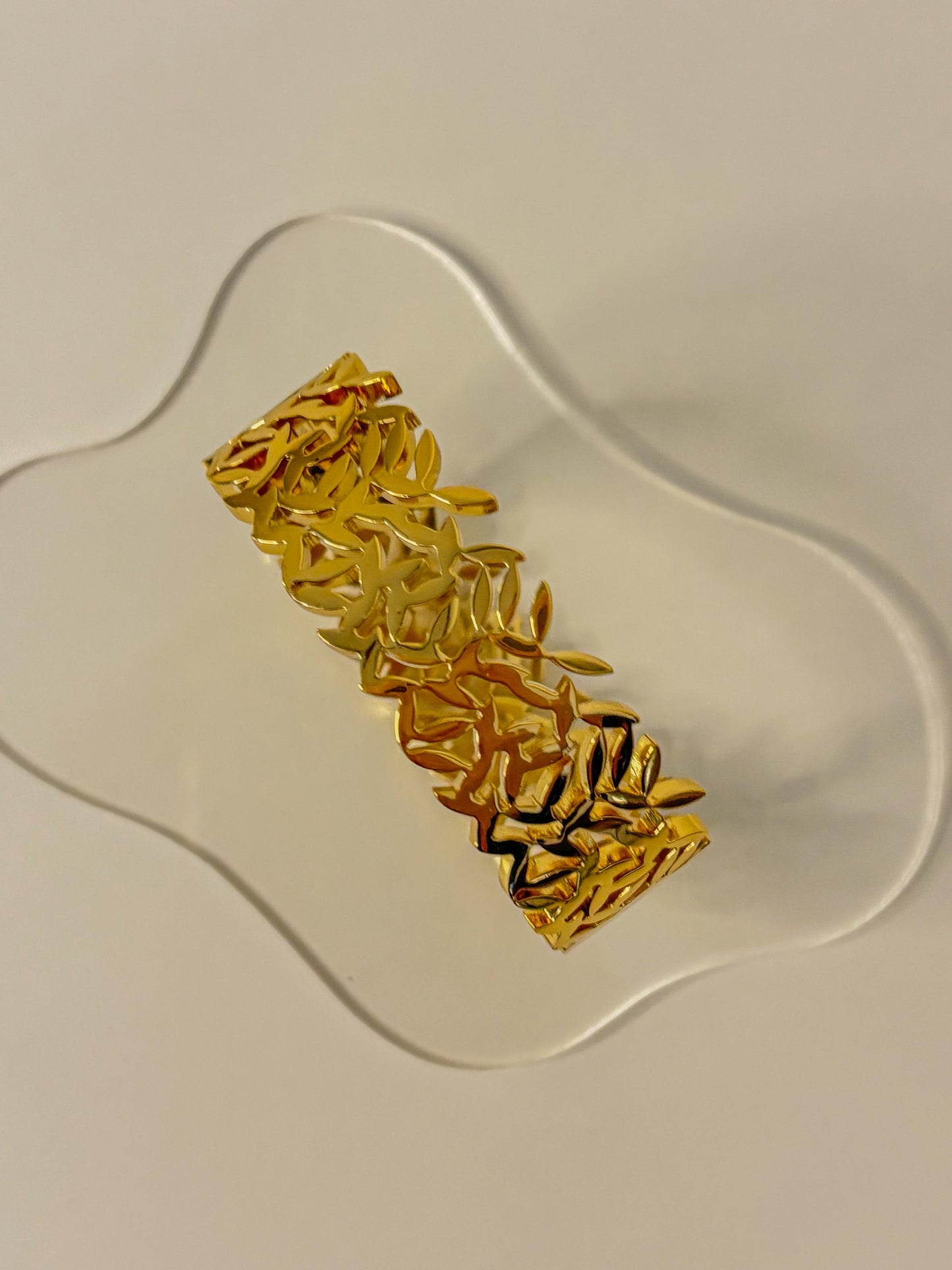 Verdura Luxe Leaf Cuff