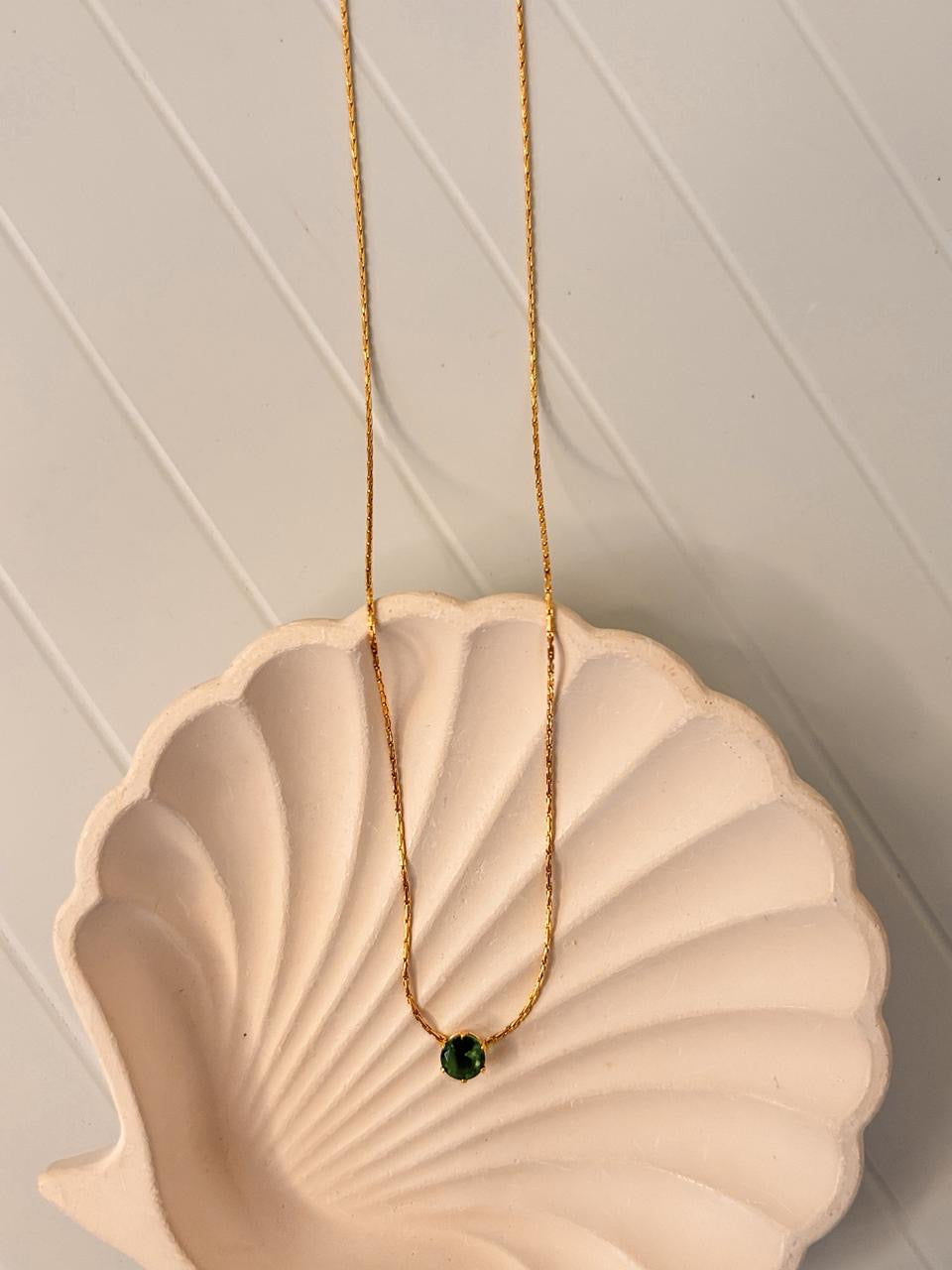 Emerald Single Stone 18k Neckpiece