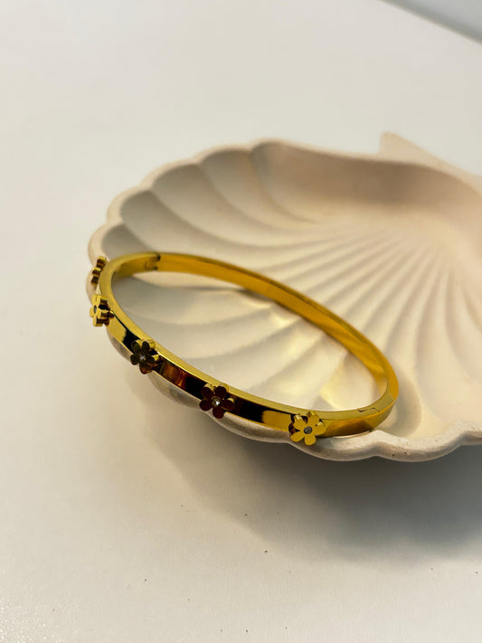 Floral bangle 18k Gold plated