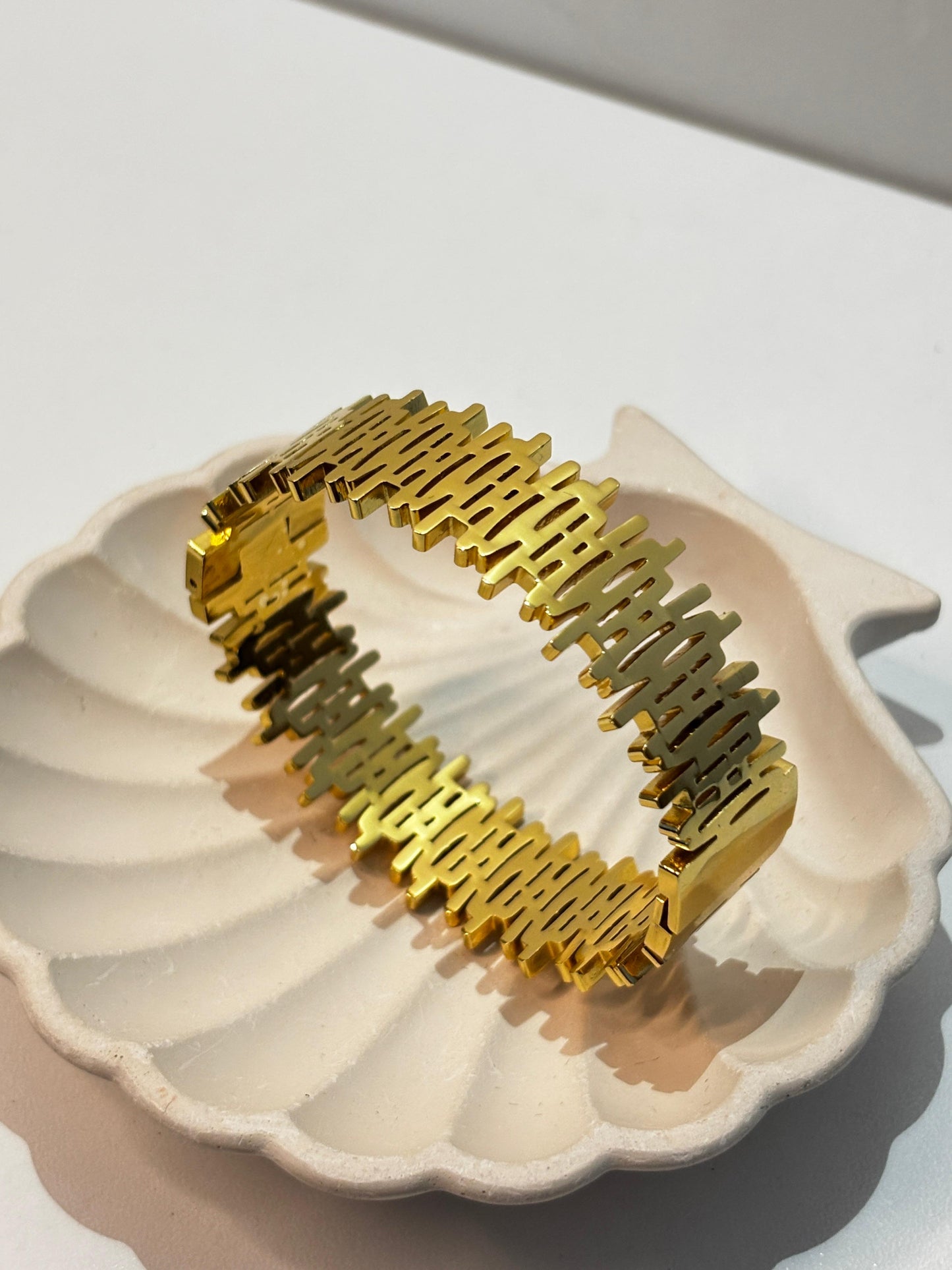 LUXE Lattice Bangle