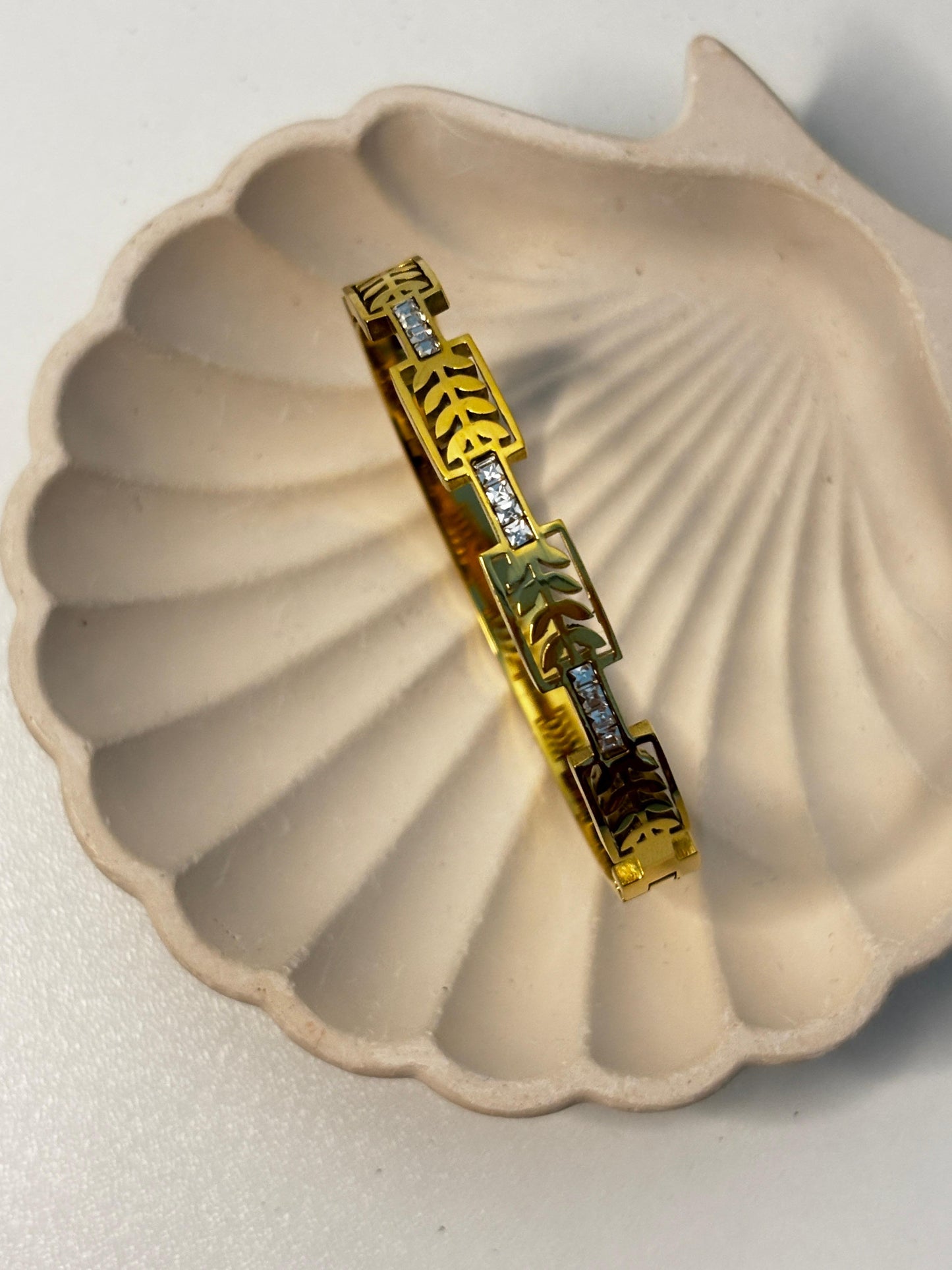 Greek key motif Kada