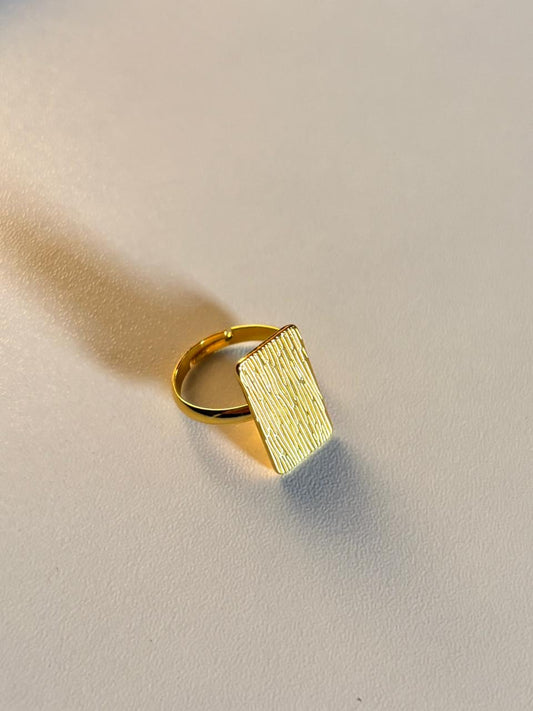 Golden Linear Elegance AdjustableRing