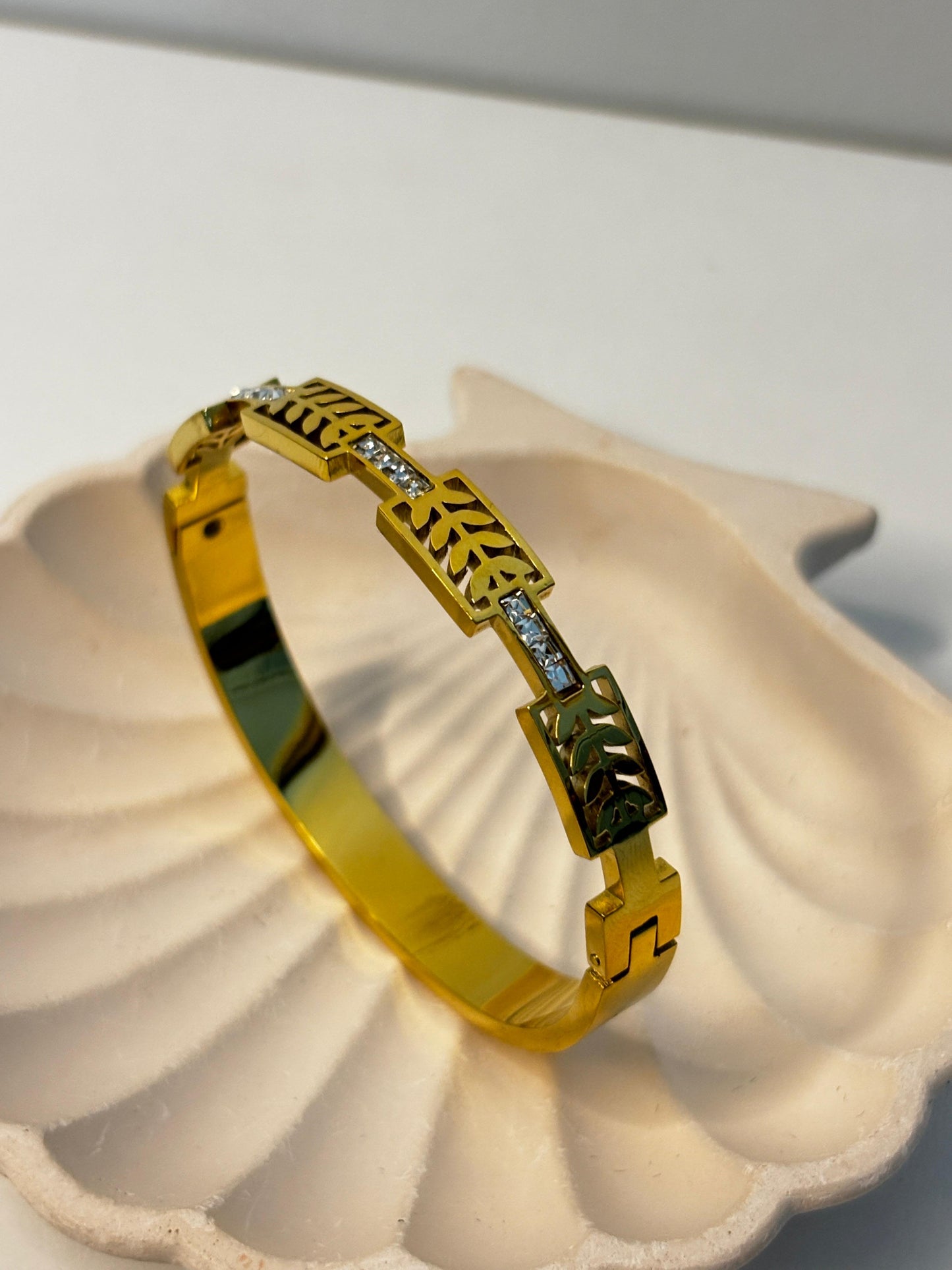 Greek key motif Kada