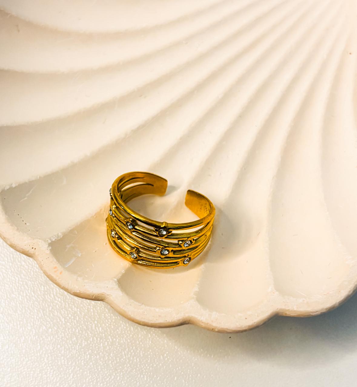 Chic gold-toned multi-band ring