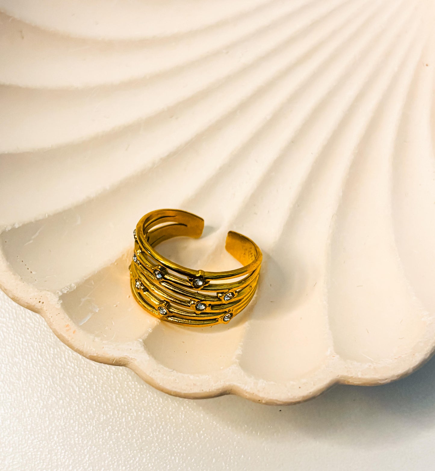 Chic gold-toned multi-band ring