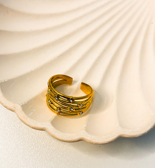 Chic gold-toned multi-band ring
