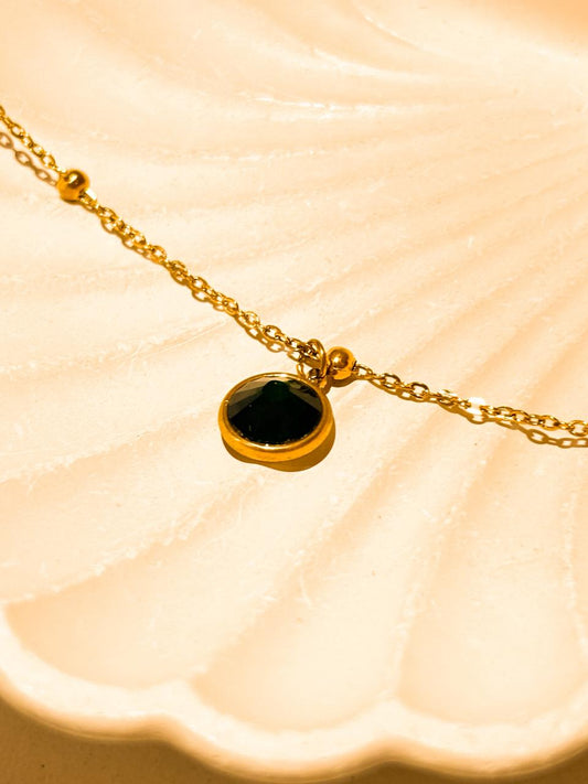 Dainty gold-plated round green onyx pendant
