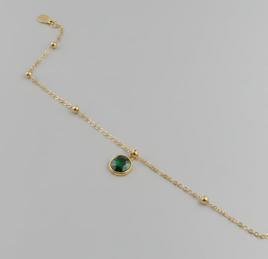 Dainty gold-plated round green onyx pendant