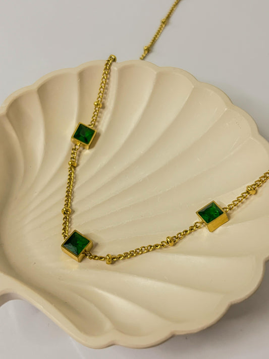 Diva Emerald Three-Stone Choker Necklace