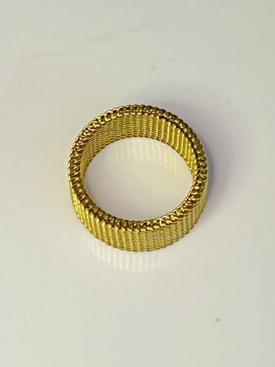 Mesh Band Unisex Ring – Sleek & Versatile
