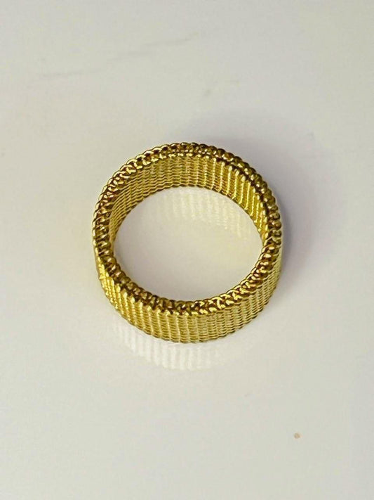 Mesh Band Unisex Ring – Sleek & Versatile