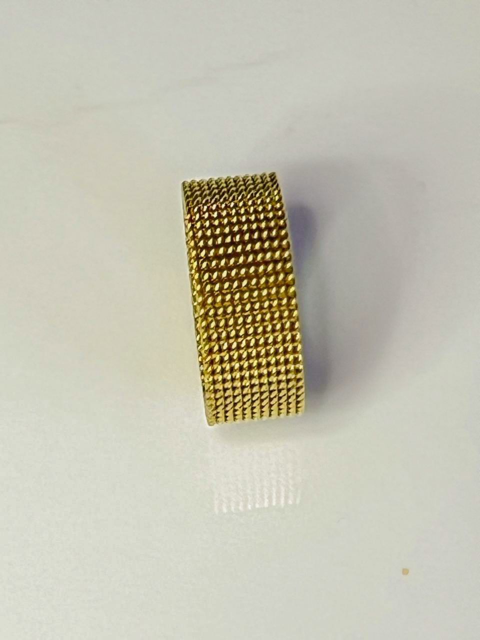 Mesh Band Unisex Ring – Sleek & Versatile