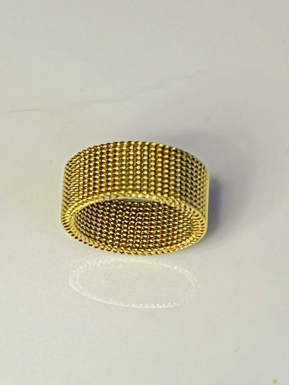 Mesh Band Unisex Ring – Sleek & Versatile